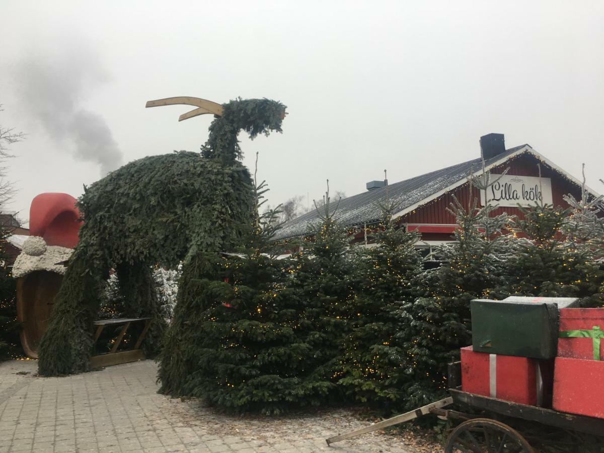 Cozy House In Kosta Center Surrounding With Swedish Nature エクステリア 写真